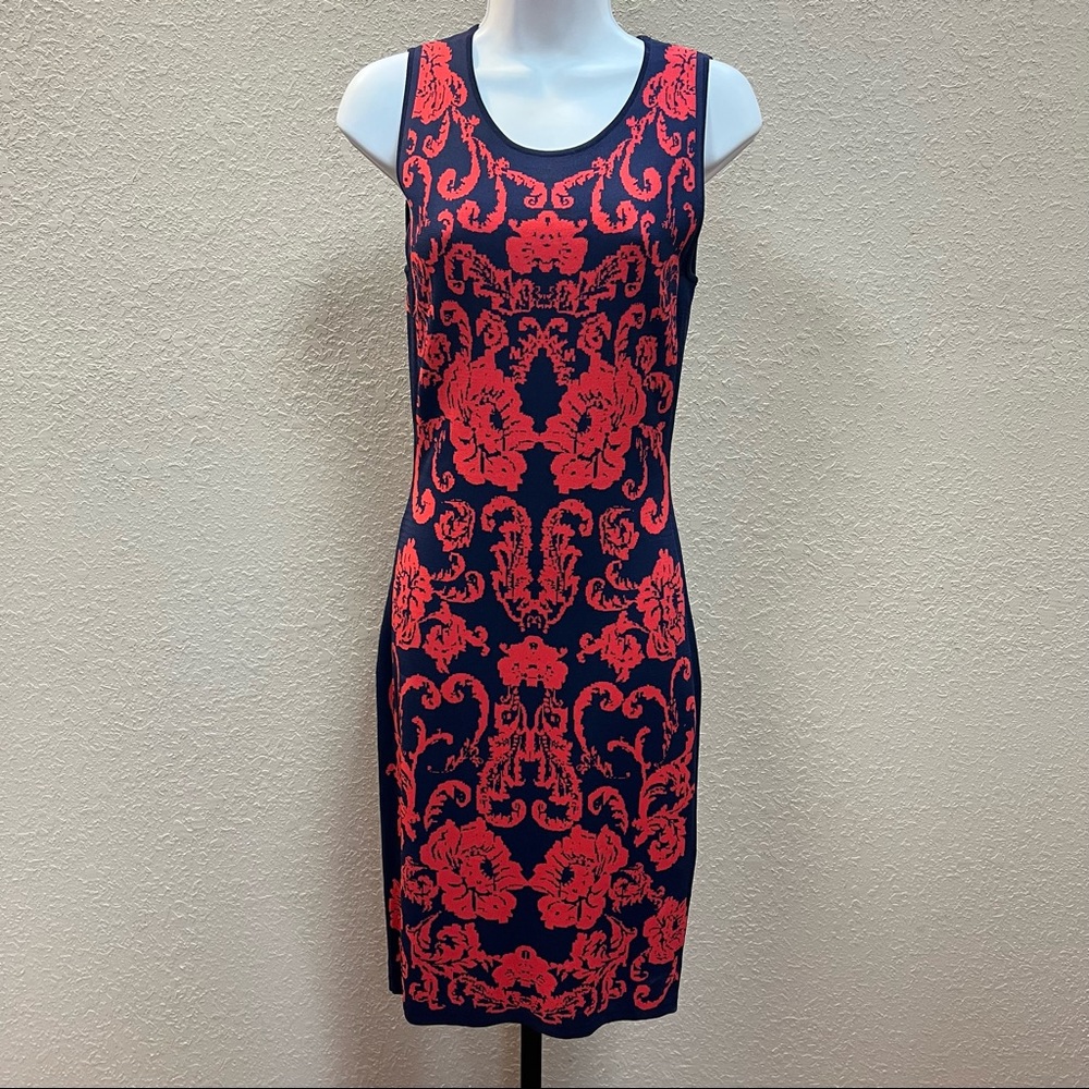 Sleeveless stretchy dress